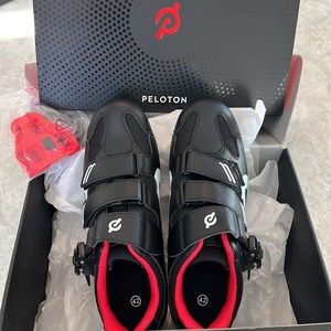 NEW in BOX Peloton Shoes Unisex Size EU 42 - US 9 (men’s)